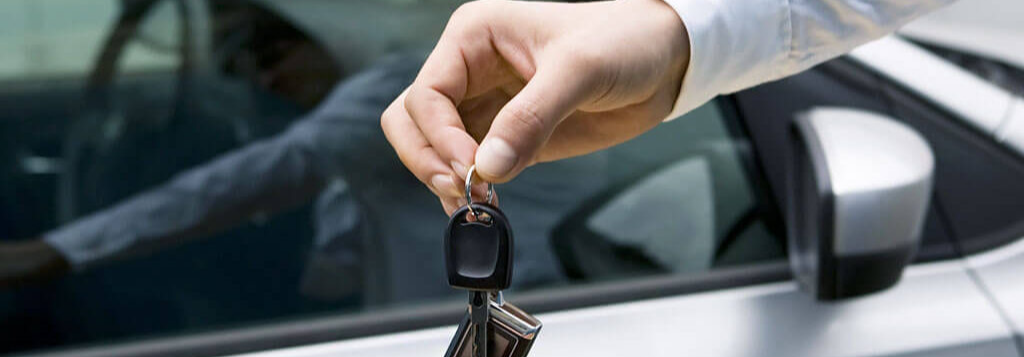 Giá thuê ô tô tự lái dịp lễ 30/4- 1/5 tăng mạnh, người thuê cần lưu ý gì?