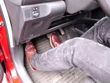 Lỗi chân phanh ô tô bị chạm sàn?