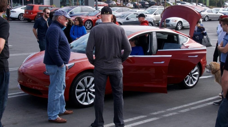 Có nên mua xe điện Tesla?