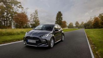 Mazda 2 Hybrid 2022 lộ diện - Ảnh 3