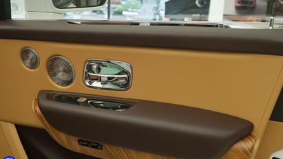 Cận cảnh si&#234;u SUV Rolls-Royce Cullinan gi&#225; 32 tỷ tại Việt Nam - Ảnh 22