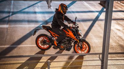 KTM Duke 200 2021 ra mắt tại Malaysia, gi&#225; 72 triệu - Ảnh 1