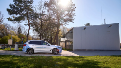 BMW i Hydrogen Next chạy pin hydro lộ diện tr&#234;n đường - Ảnh 9