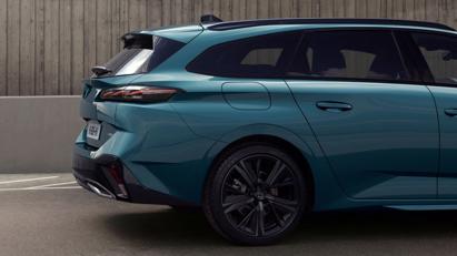 Peugeot 308 SW 2022 ra mắt: Trục cơ sở d&#224;i hơn, khoang h&#224;nh l&#253; 608 l&#237;t - Ảnh 2