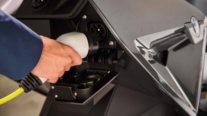 BMW ra mắt scooter điện tương lai CE 04 gi&#225; khởi điểm 11,795 USD - Ảnh 6