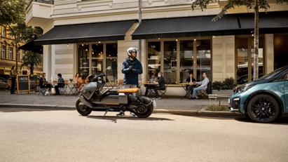 BMW ra mắt scooter điện tương lai CE 04 gi&#225; khởi điểm 11,795 USD - Ảnh 3