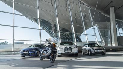 BMW ra mắt scooter điện tương lai CE 04 gi&#225; khởi điểm 11,795 USD - Ảnh 7