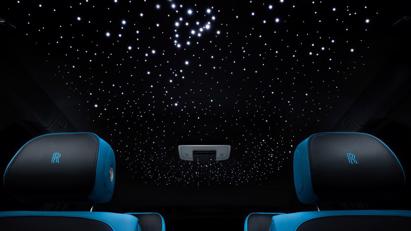 Rolls-Royce Ghost 2022 lộ diện với phi&#234;n bản đen nh&#225;m huyền b&#237; - Ảnh 8