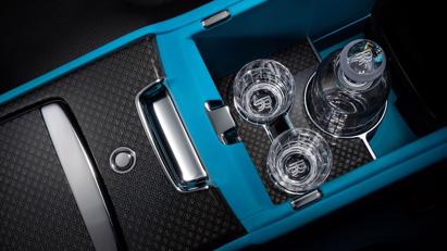 Rolls-Royce Ghost 2022 lộ diện với phi&#234;n bản đen nh&#225;m huyền b&#237; - Ảnh 9