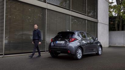 Mazda 2 Hybrid 2022 lộ diện - Ảnh 6