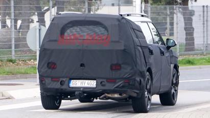 Lộ h&#236;nh ảnh mới nhất của Hyundai Santafe c&#243; thiết kế hầm hố hơn nhiều - Ảnh 3