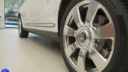 Cận cảnh si&#234;u SUV Rolls-Royce Cullinan gi&#225; 32 tỷ tại Việt Nam - Ảnh 11