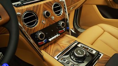 Cận cảnh si&#234;u SUV Rolls-Royce Cullinan gi&#225; 32 tỷ tại Việt Nam - Ảnh 38