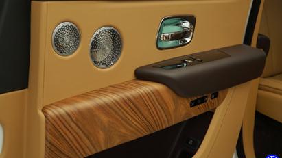 Cận cảnh si&#234;u SUV Rolls-Royce Cullinan gi&#225; 32 tỷ tại Việt Nam - Ảnh 20