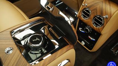 Cận cảnh si&#234;u SUV Rolls-Royce Cullinan gi&#225; 32 tỷ tại Việt Nam - Ảnh 27