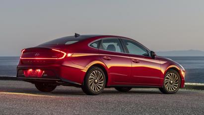 Hyundai Sonata Hybrid 2020 chỉ ăn 4,3L xăng tr&#234;n 100 km - Ảnh 10