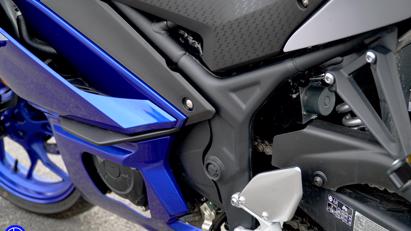 Soi chi tiết Yamaha R3 2020 nhập khẩu ch&#237;nh h&#227;ng - Ảnh 7