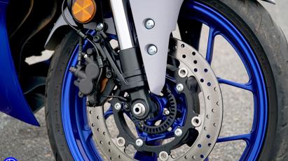 Soi chi tiết Yamaha R3 2020 nhập khẩu ch&#237;nh h&#227;ng - Ảnh 11