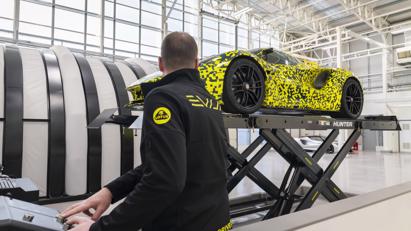 Si&#234;u xe điện mạnh nhất thế giới đi v&#224;o sản xuất - Ảnh 3