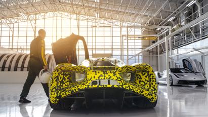 Si&#234;u xe điện mạnh nhất thế giới đi v&#224;o sản xuất - Ảnh 4