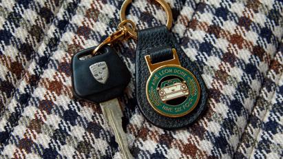 Porsche 964 phục chế v&#224; độ Aim&#233; Leon Dore - Ảnh 8