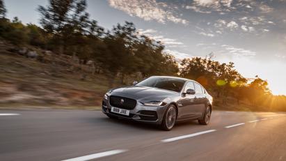 Màn hình không chạm của Jaguar Land Rover chống lây lan COVID-19 - Ảnh 1