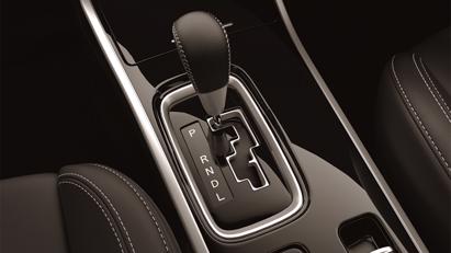 Phi&#234;n bản cao cấp Mitsubishi Outlander ra mắt, gi&#225; 1,058 tỷ đồng - Ảnh 11