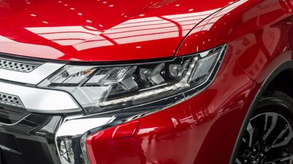 Phi&#234;n bản cao cấp Mitsubishi Outlander ra mắt, gi&#225; 1,058 tỷ đồng - Ảnh 2