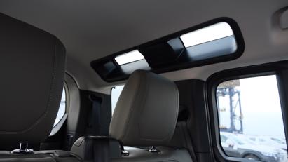 &quot;Vua địa h&#236;nh&quot; Land Rover Defender vừa cập bến tại Việt Nam - Ảnh 11