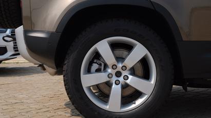 &quot;Vua địa h&#236;nh&quot; Land Rover Defender vừa cập bến tại Việt Nam - Ảnh 5