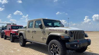 Loạt xe Jeep chính hãng cập cảng, sớm ra mắt thị trường Việt - Ảnh 4