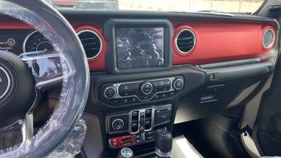 Loạt xe Jeep chính hãng cập cảng, sớm ra mắt thị trường Việt - Ảnh 3