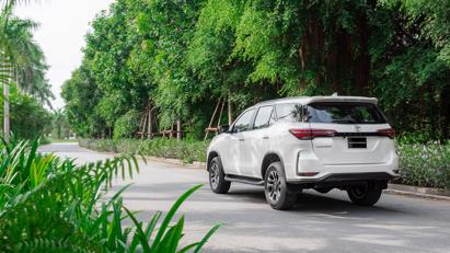So s&#225;nh Toyota Fortuner 2020 v&#224; Kia Sorento 2021 vừa ra mắt - Ảnh 9