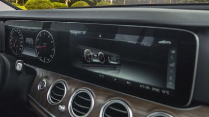 Mercedes E 200 Exclusive gi&#225; 2,29 tỷ đồng tại Việt Nam - Ảnh 6