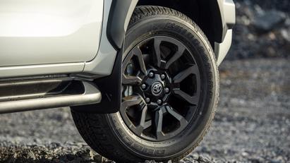 Toyota Hilux 2020 – C&#250; bứt tốc ngoạn mục của “vua” n&#250;i rừng - Ảnh 13