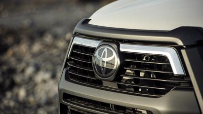 Toyota Hilux 2020 – C&#250; bứt tốc ngoạn mục của “vua” n&#250;i rừng - Ảnh 9