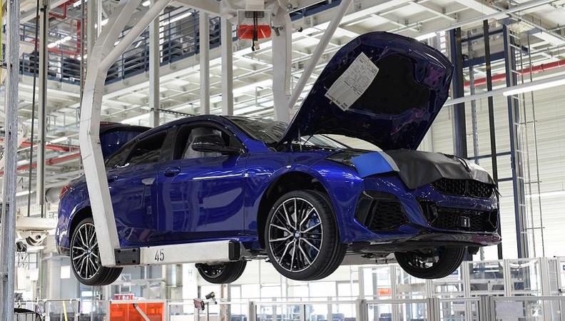 Các nhà sản xuất ô tô Đức gặp nhiều khó khăn trong sản xuất “xe xanh”