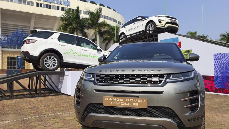 Land Rover đem Tour trải nghiệm Above&Beyond tới Hà Nội