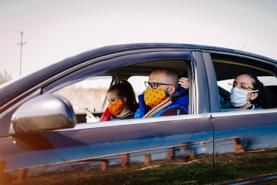 Hạ cửa kính ôtô có thể làm giảm nguy cơ lây nhiễm Covid-19