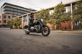 Mô tô BMW R 18 hoàn toàn mới ra mắt tại Việt Nam