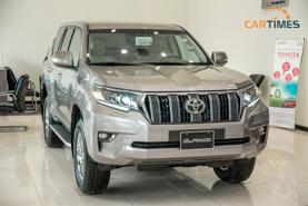 Toyota Land Cruiser Prado 2020 khan hàng trước Tết, giá bán tăng mạnh