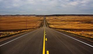 Vạch kẻ đường màu trắng, màu vàng có ý nghĩa gì?