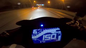 Hà Nội: "Quái xế" điều khiển Yamaha Exciter 155 VVA phóng bạt mạng 150km/h trên đường cấm xe máy