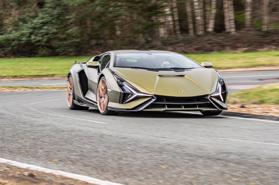 Lamborghini sắp có thêm hai phiên bản siêu xe sử dụng động cơ V12 trong năm 2021