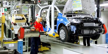 Hàng loạt hãng xe phải ngừng sản xuất do thiếu chip