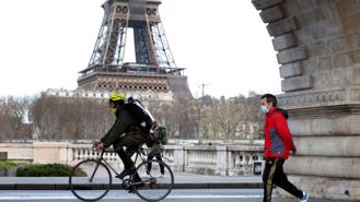 Người dân Pháp được chính phủ phát tiền nếu từ bỏ ô tô cũ