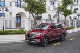 Toyota Rush nâng cấp hệ thống giải trí, tặng 1 năm bảo hiểm vật chất