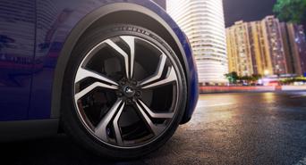 Michelin sắp sản xuất lốp xe từ chai nhựa tái chế