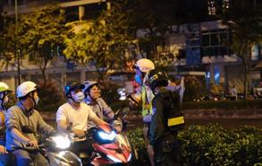 CSGT toàn quốc tăng cường xử phạt người dân không đeo khẩu trang