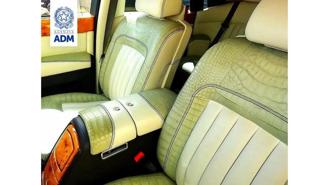 Chiếc xe Rolls-Royce Phantom bị thu giữ vì trang trí nội thất bằng da cá sấu